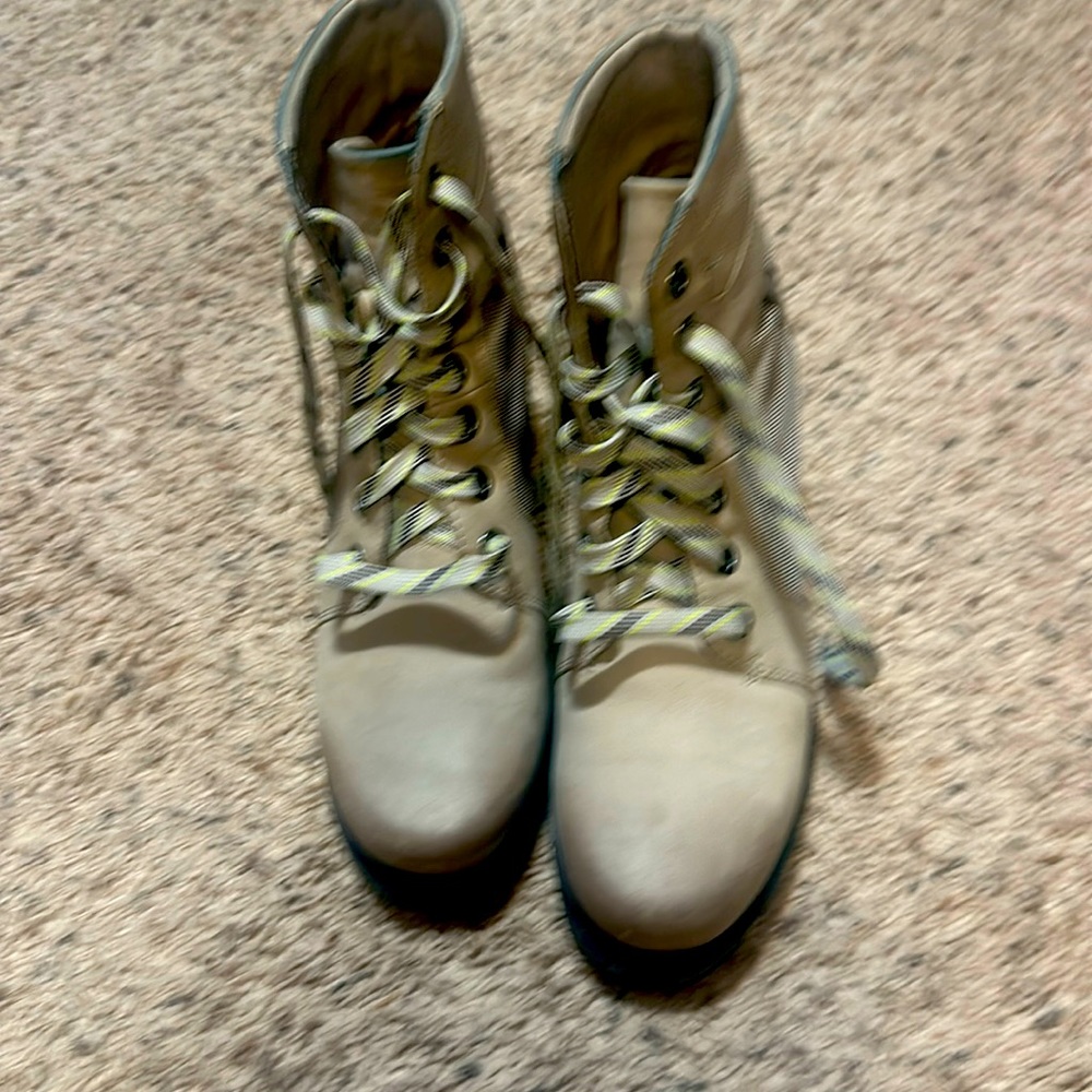 Brand new Sorel wedge boots